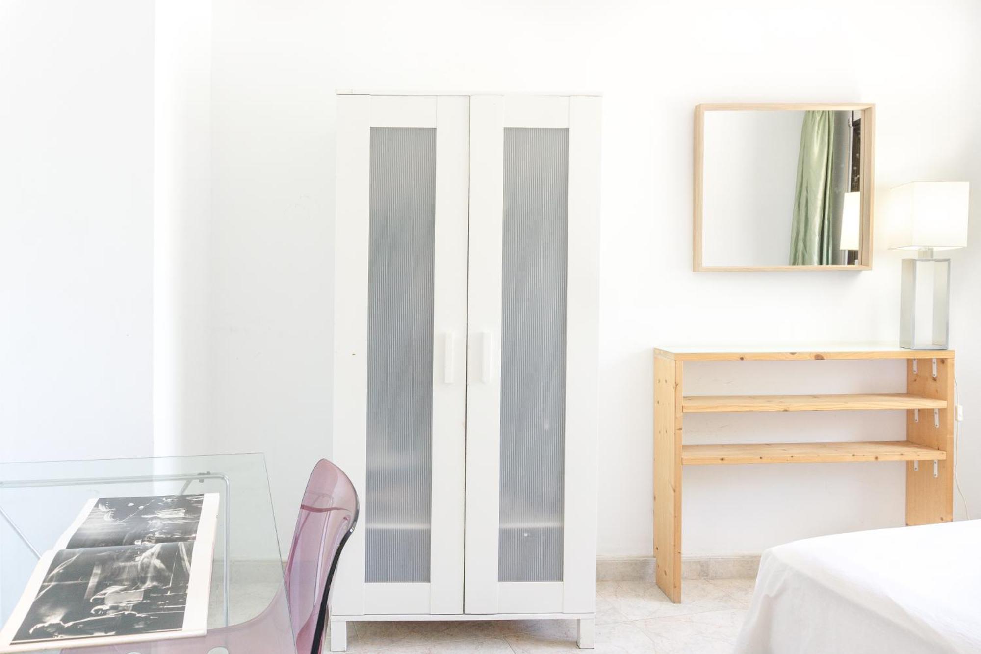Charming Rooms In Shared Apartment Near Camp Nou Barcelona Exterior foto